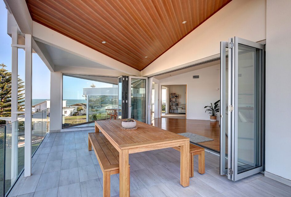 Capral's Project Middleton Residence using Capral window and building systems.