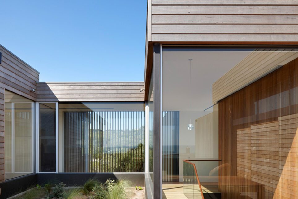 Capral's Project St. Andrew's Beach House using Capral window and building systems.