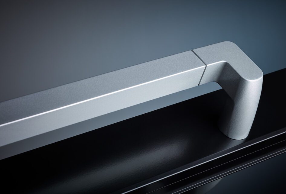 Hardware Caprice D'Pull Handle Gallery Image.